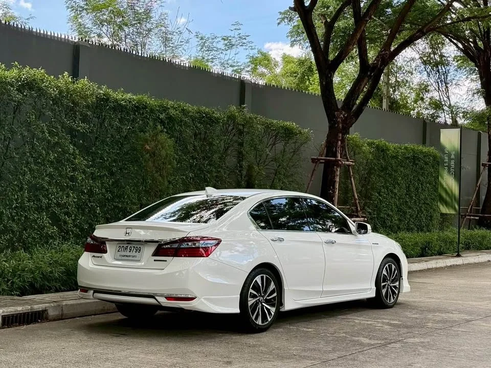 2016 Honda Accord IX 3