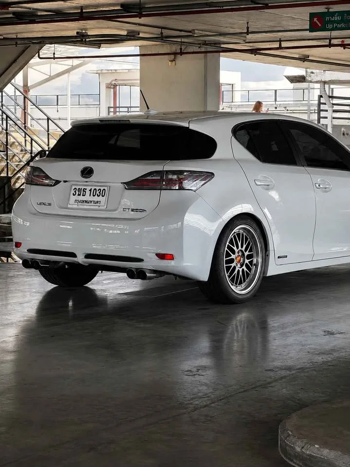 2011 Lexus CT A10 3