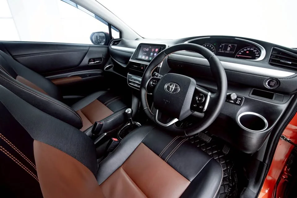 2016 Toyota Sienta II 2