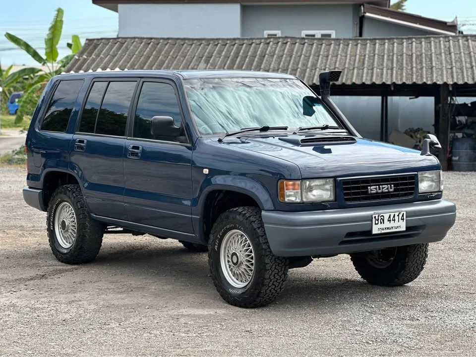1994 Isuzu Trooper II 2