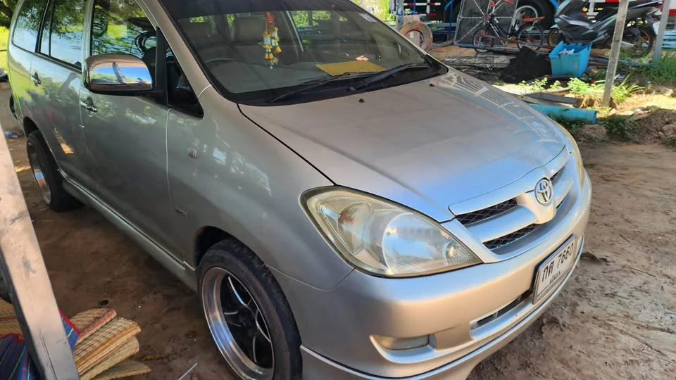 2008 Toyota Innova I 3