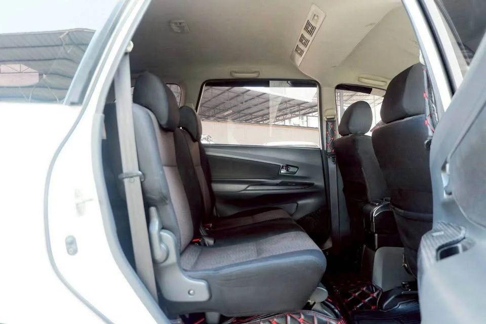 2013 Toyota Avanza II 3