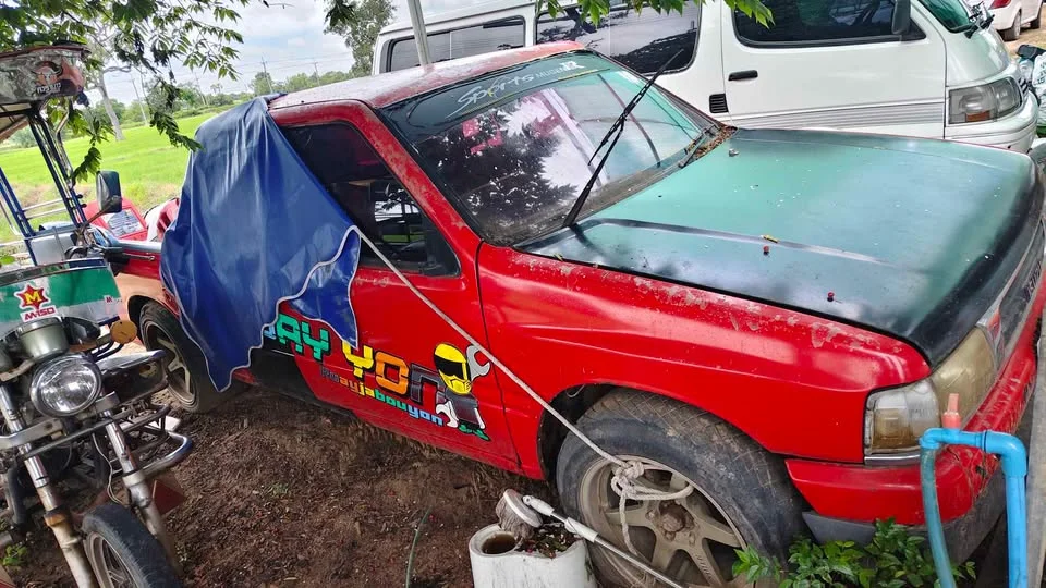 Isuzu TFR III 3