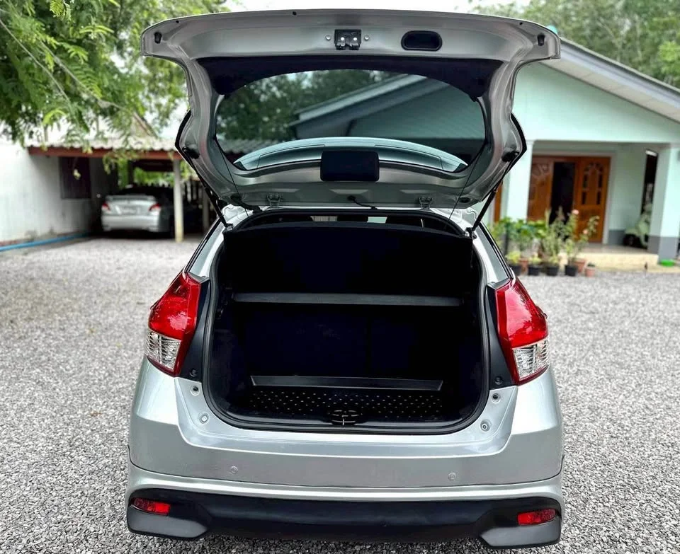 2015 Toyota Yaris III 2