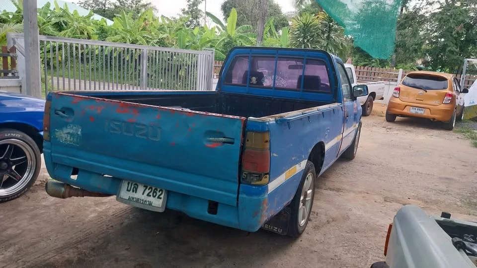 1994 Isuzu TFR III 2