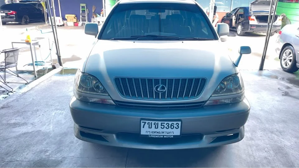 2000 Toyota Harrier I 3