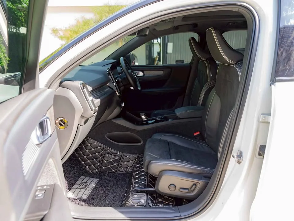 2021 Volvo XC40 2