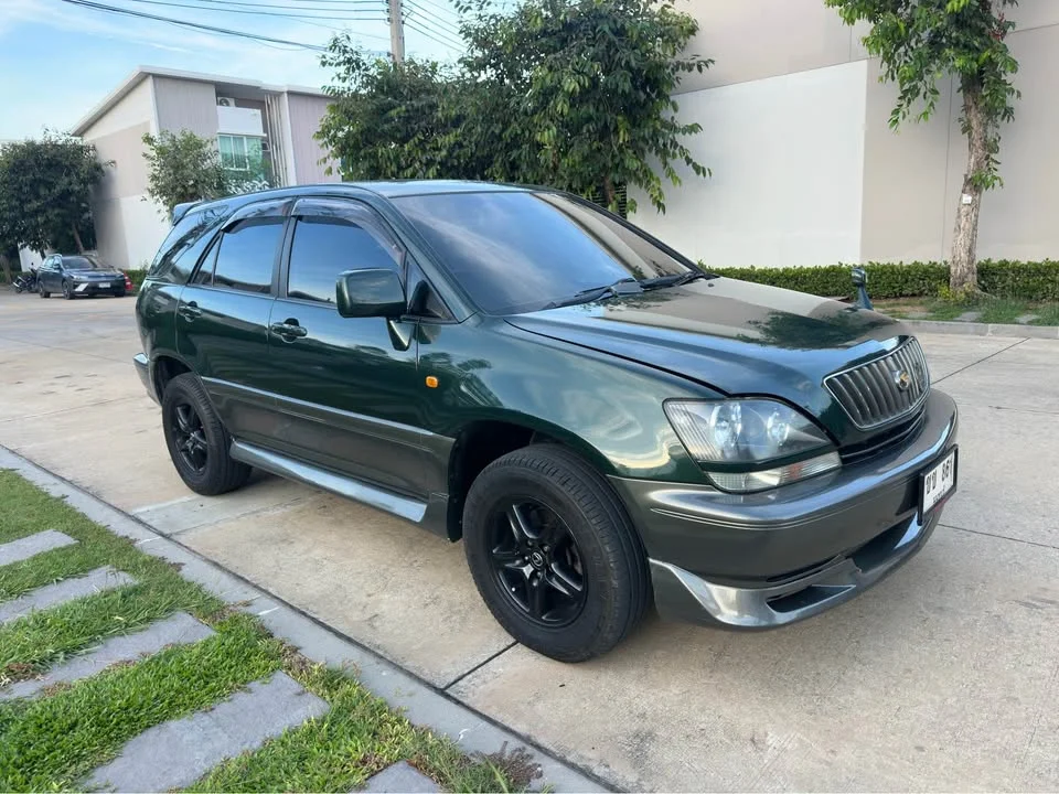 2000 Toyota Harrier I 3