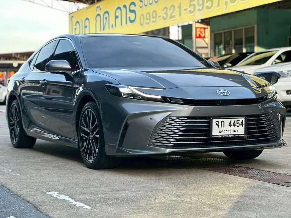 2024 Toyota Camry VIII (XV70) 3