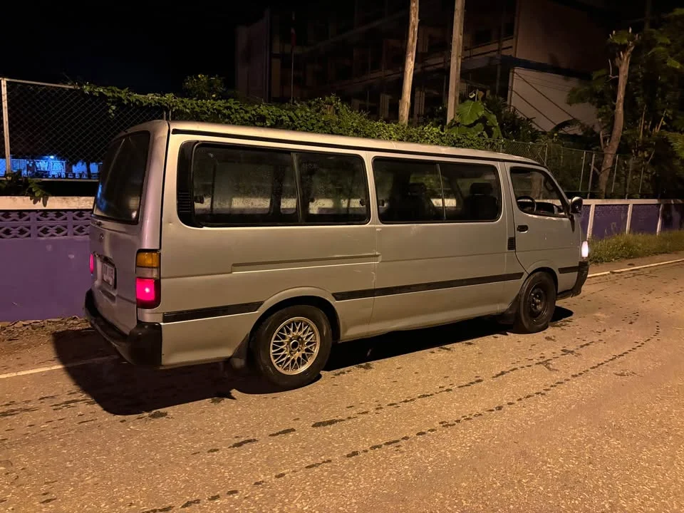 Toyota Commuter IV (H100) 3