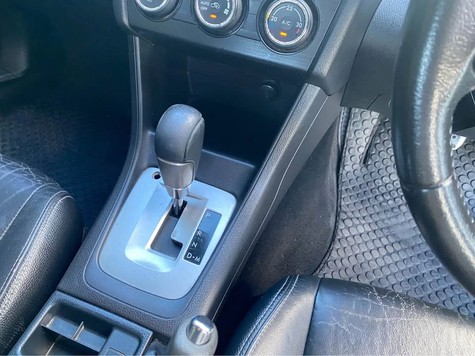 2013 Subaru XV I 2