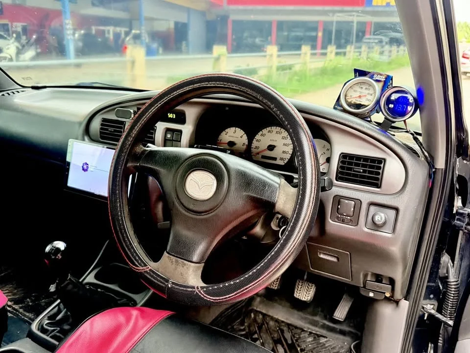 2005 Mazda 2500 Fighter V 2