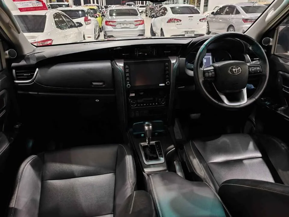 2023 Toyota Fortuner II 3