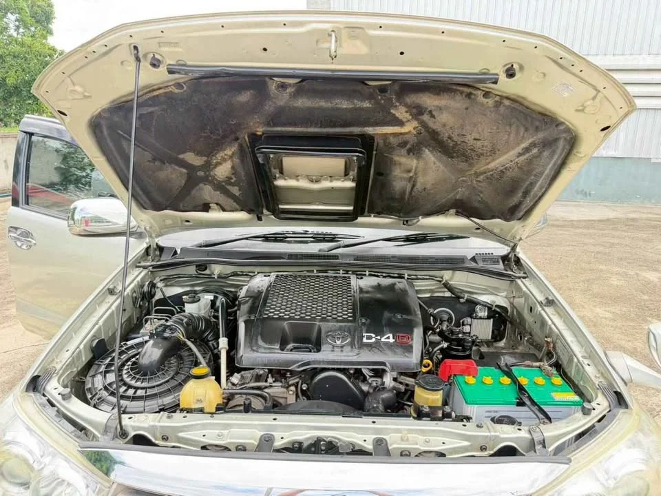 2010 Toyota Fortuner I 2