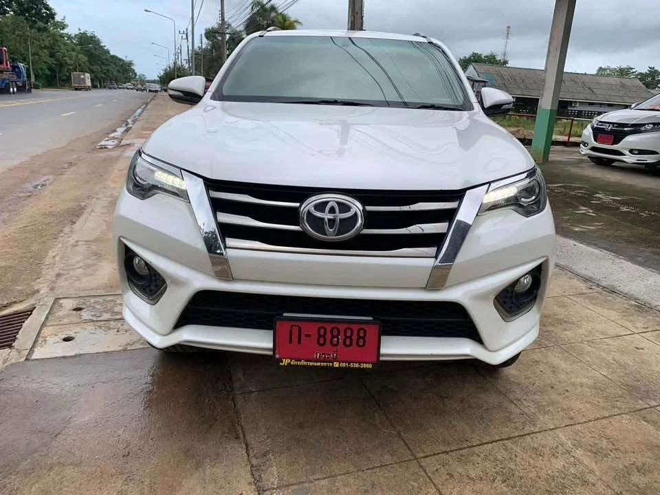 2017 Toyota Fortuner II 3