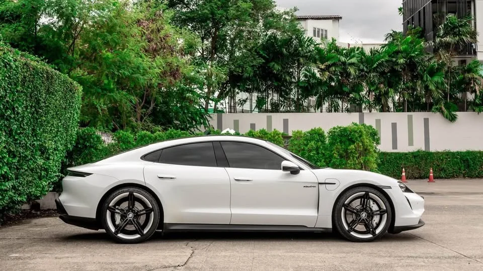 2021 Porsche Taycan 9J1 3