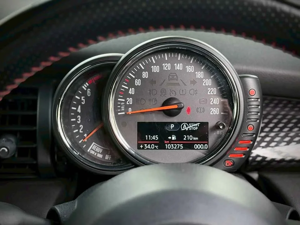 2018 Mini Hatch  III 2