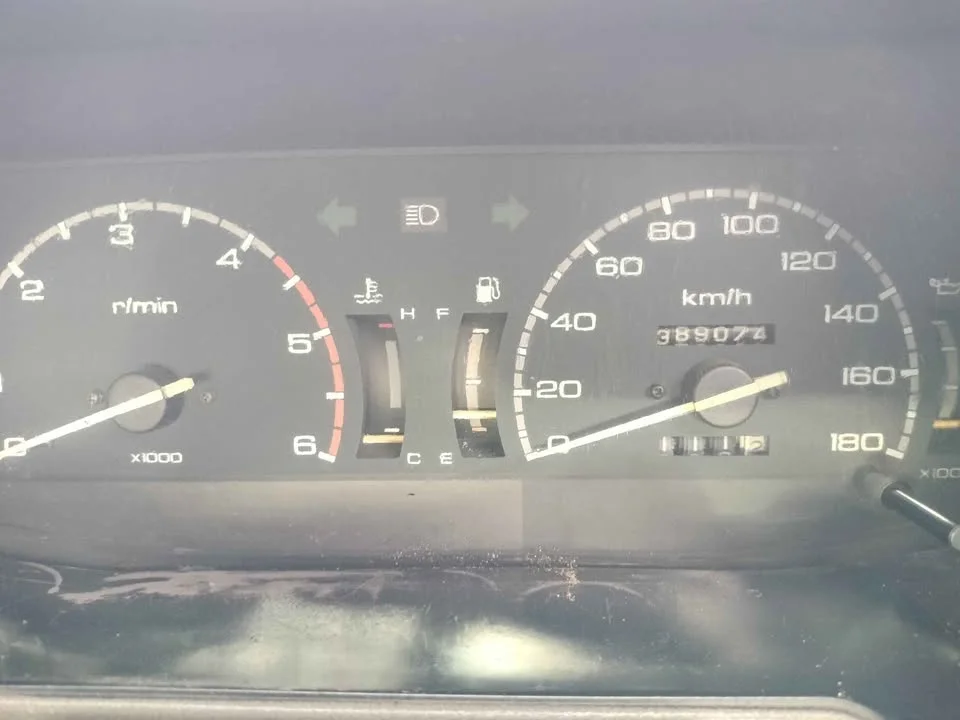 1992 Isuzu TFR III 2