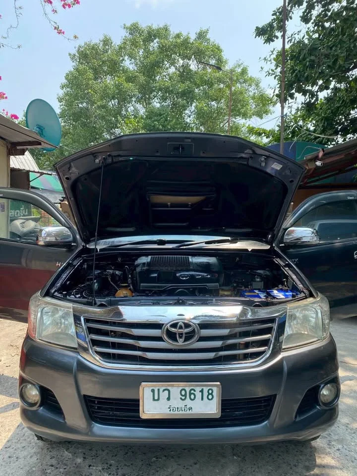 2013 Toyota Hilux VII 2
