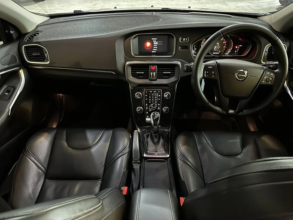 2017 Volvo V40 II 2