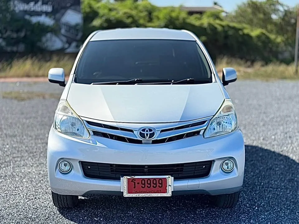 2013 Toyota Avanza II 2