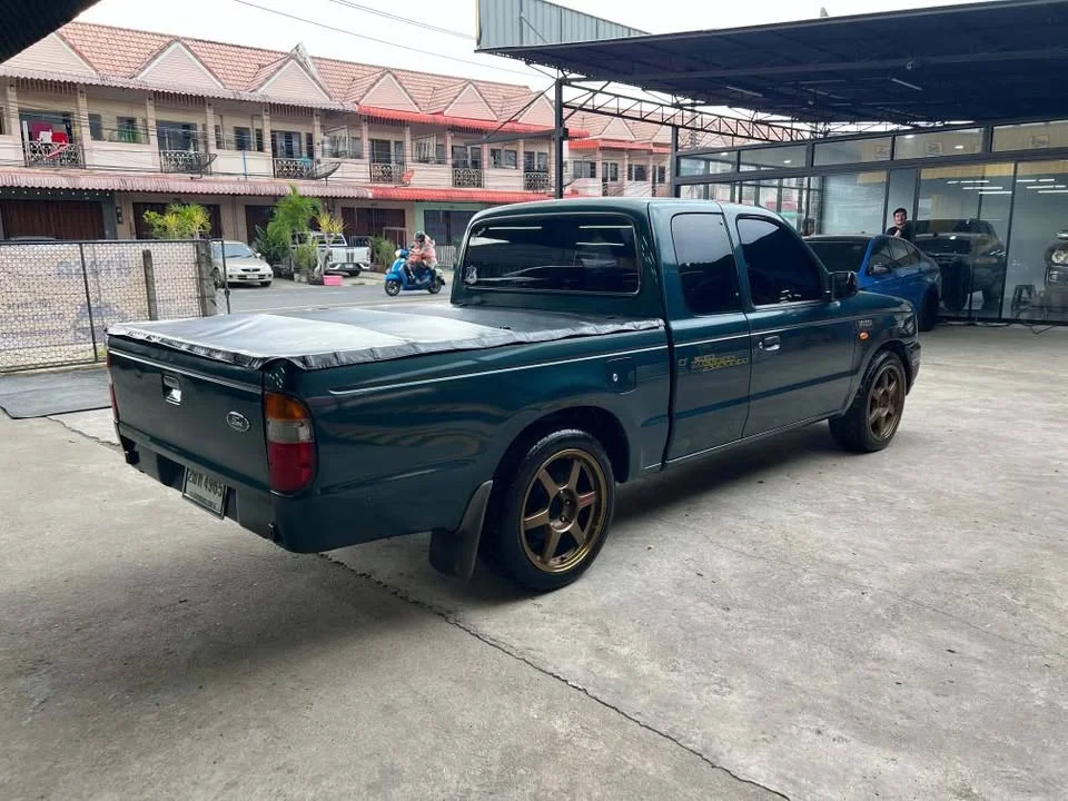 2004 Mazda 2500 Fighter V 3