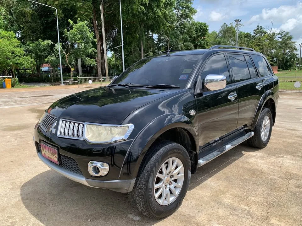 2011 Mitsubishi Pajero Sport II 2
