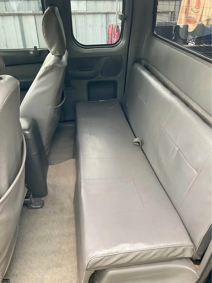 2005 Mazda 2500 Fighter V 2