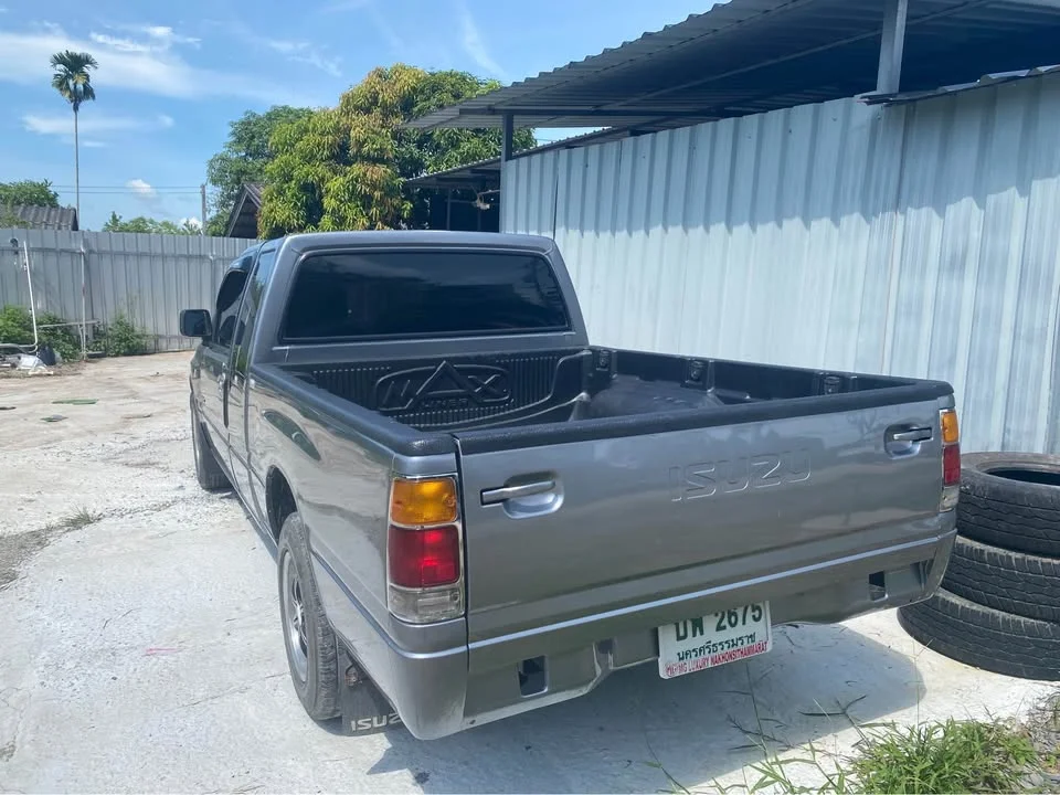 1992 Isuzu TFR III 2
