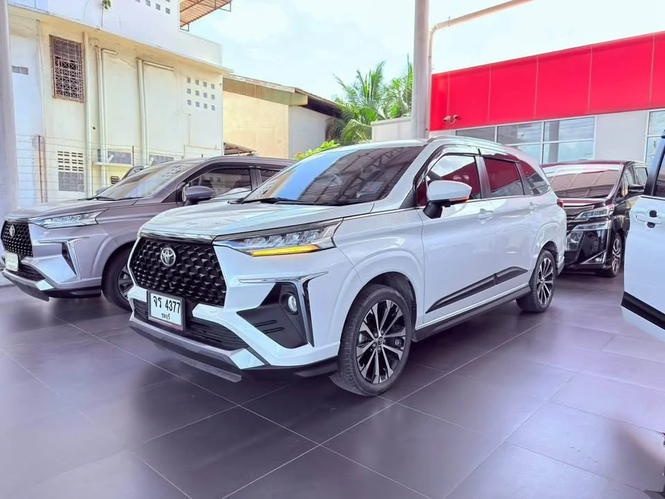 2023 Toyota Veloz III 2