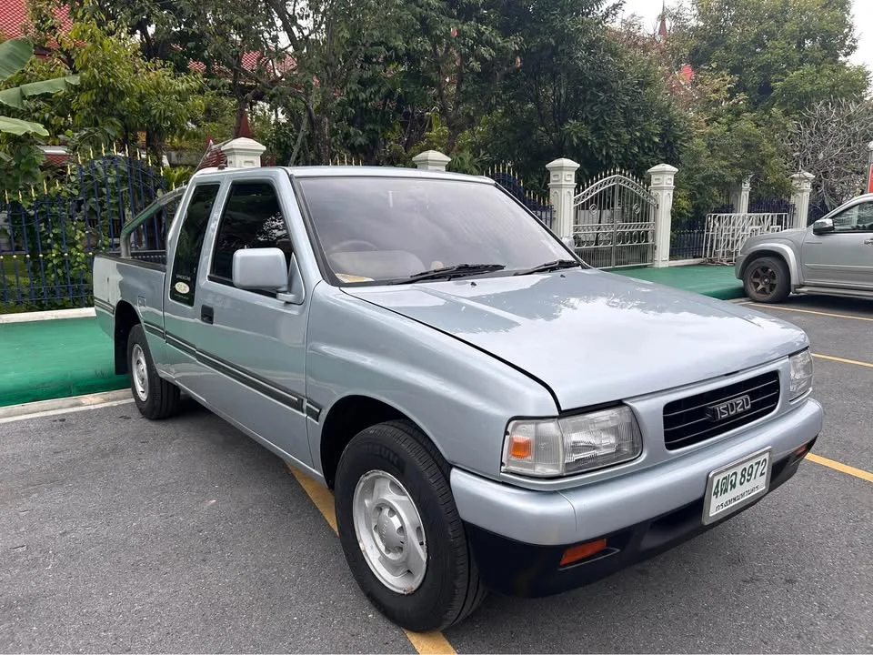 1996 Isuzu TFR III 3