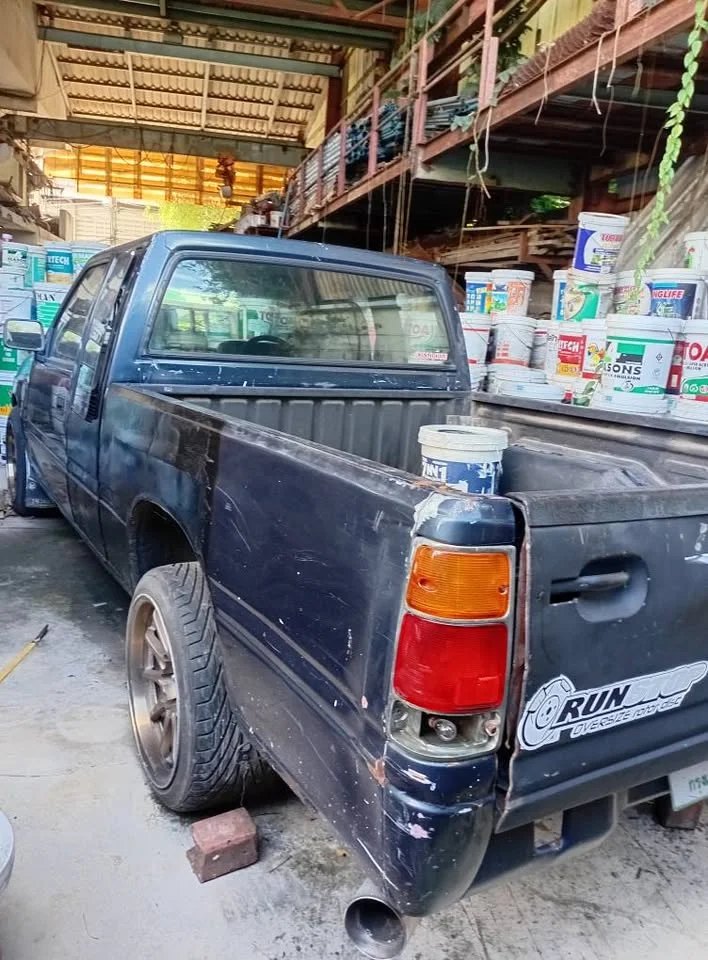 Isuzu TFR III 3