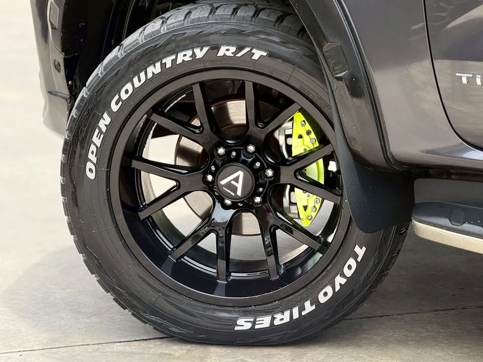 2023 Ford Everest III 3