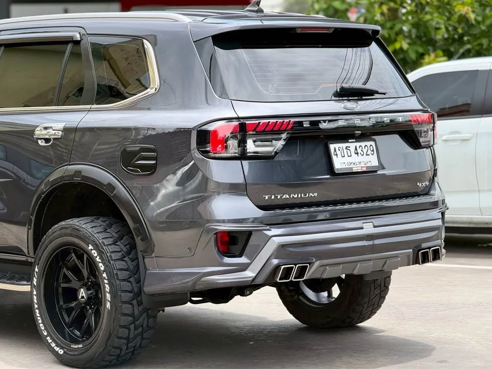 2023 Ford Everest III 2