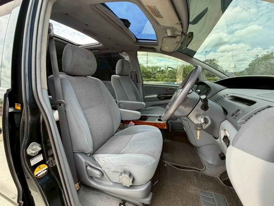 2002 Toyota Estima II 2
