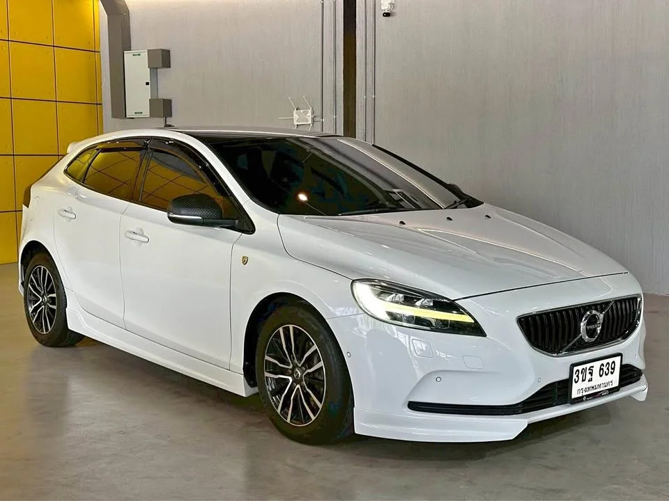 2017 Volvo V40 II 2