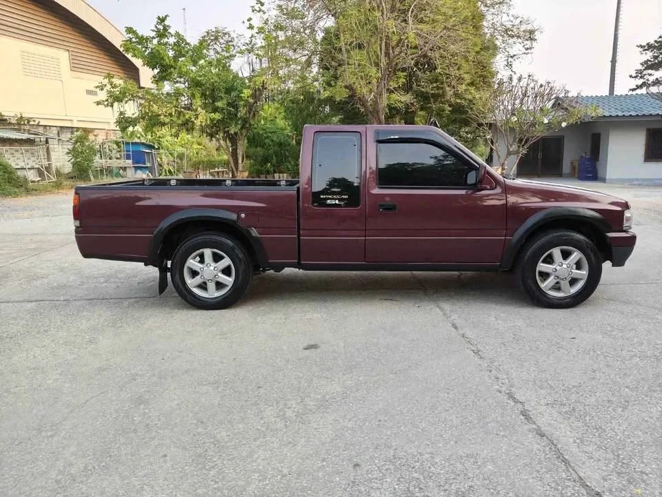 1995 Isuzu TFR III 2