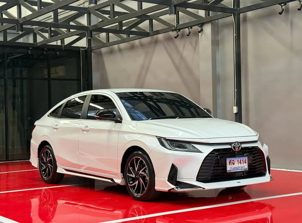 2024 Toyota Yaris ATIV IV 3
