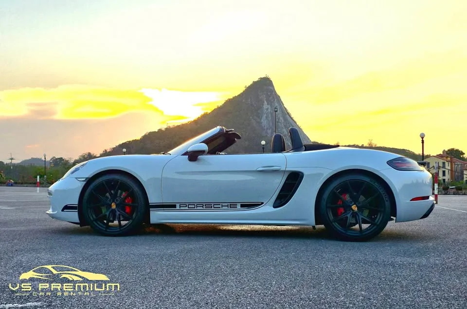 2019 Porsche 718 Boxster and Cayman IV 3
