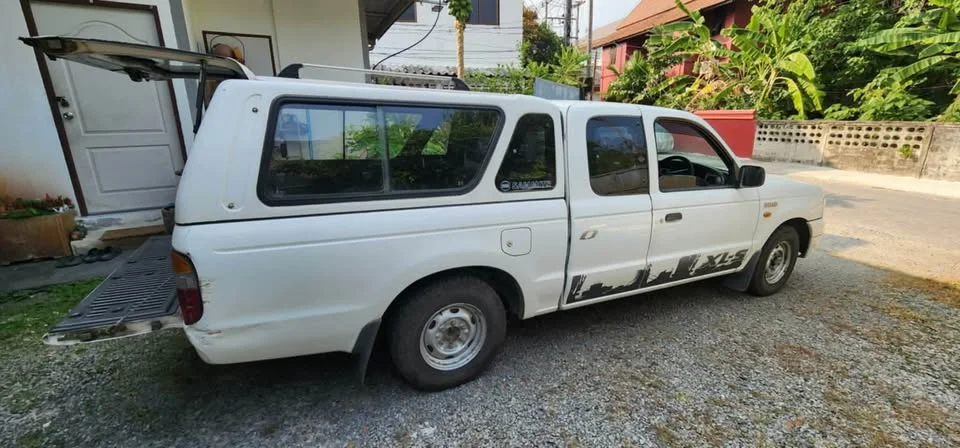 2005 Mazda 2500 Fighter V 2