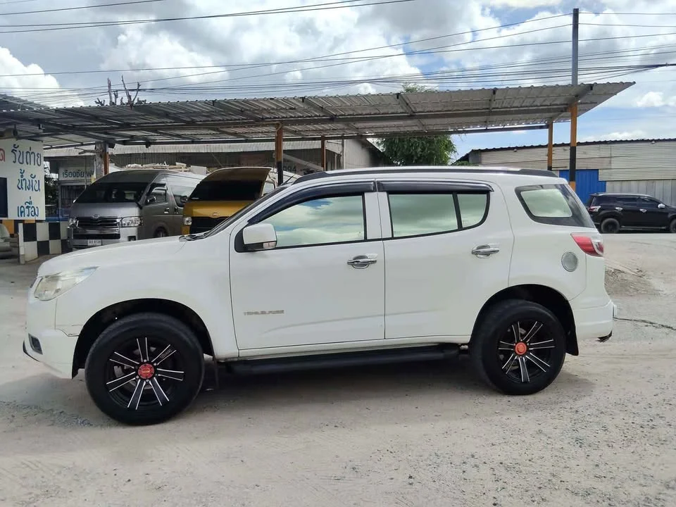 2013 Chevrolet TrailBlazer II 2