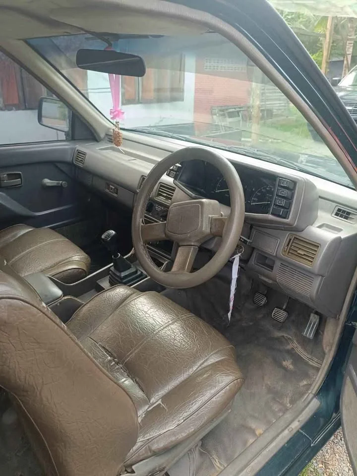 1992 Isuzu TFR III 2