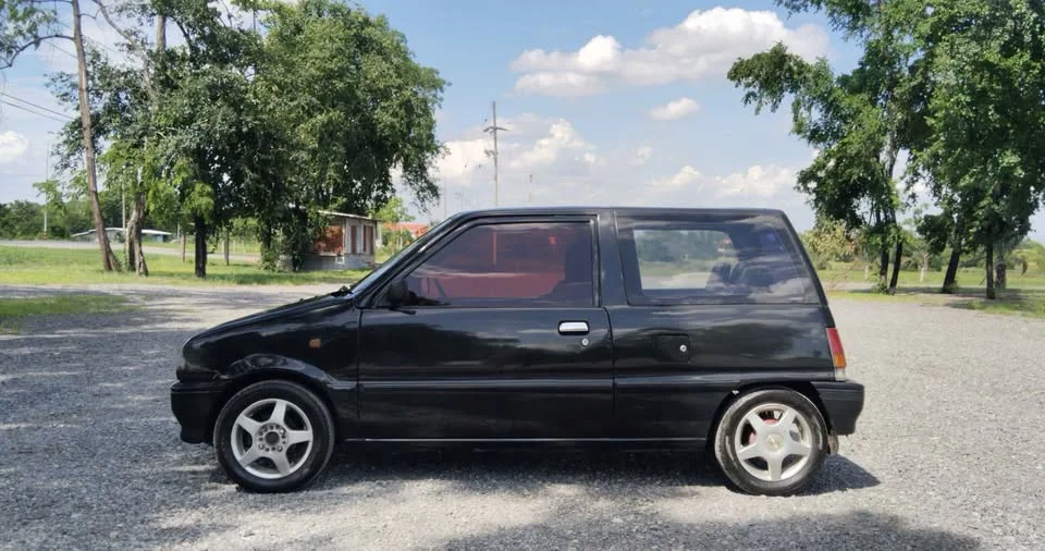 1993 Daihatsu Mira L200 2