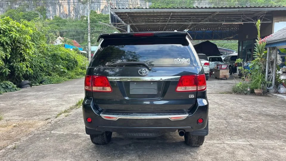 2005 Toyota Fortuner I 3