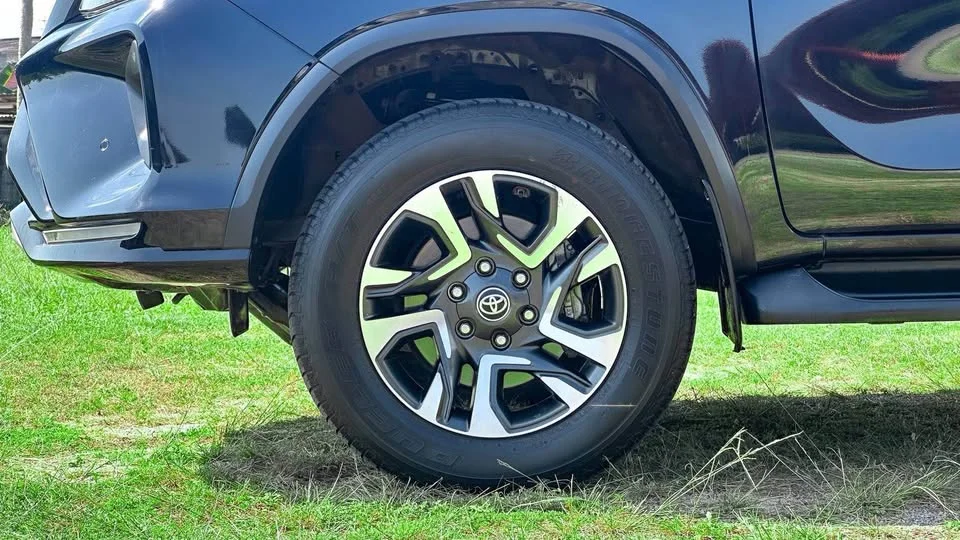 2023 Toyota Fortuner II 2