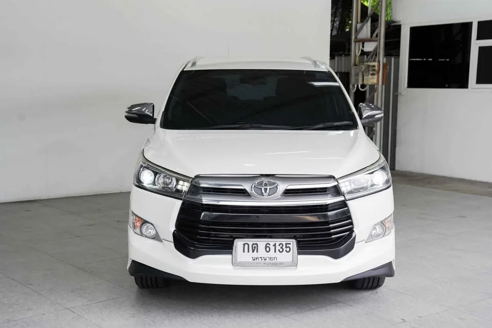 2017 Toyota Innova II 2
