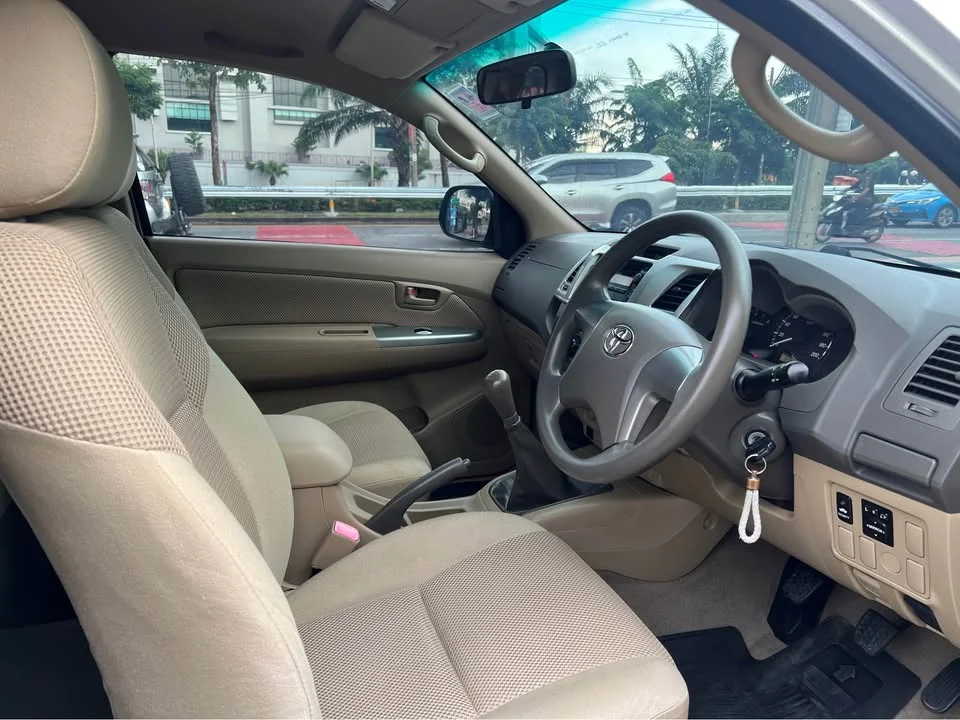 2012 Toyota Hilux VII 2