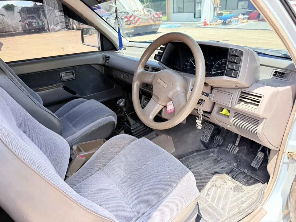 2539 Isuzu TFR III 3