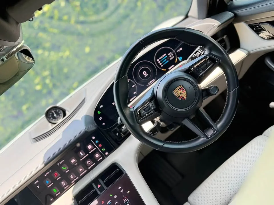 2021 Porsche Taycan 9J1 2