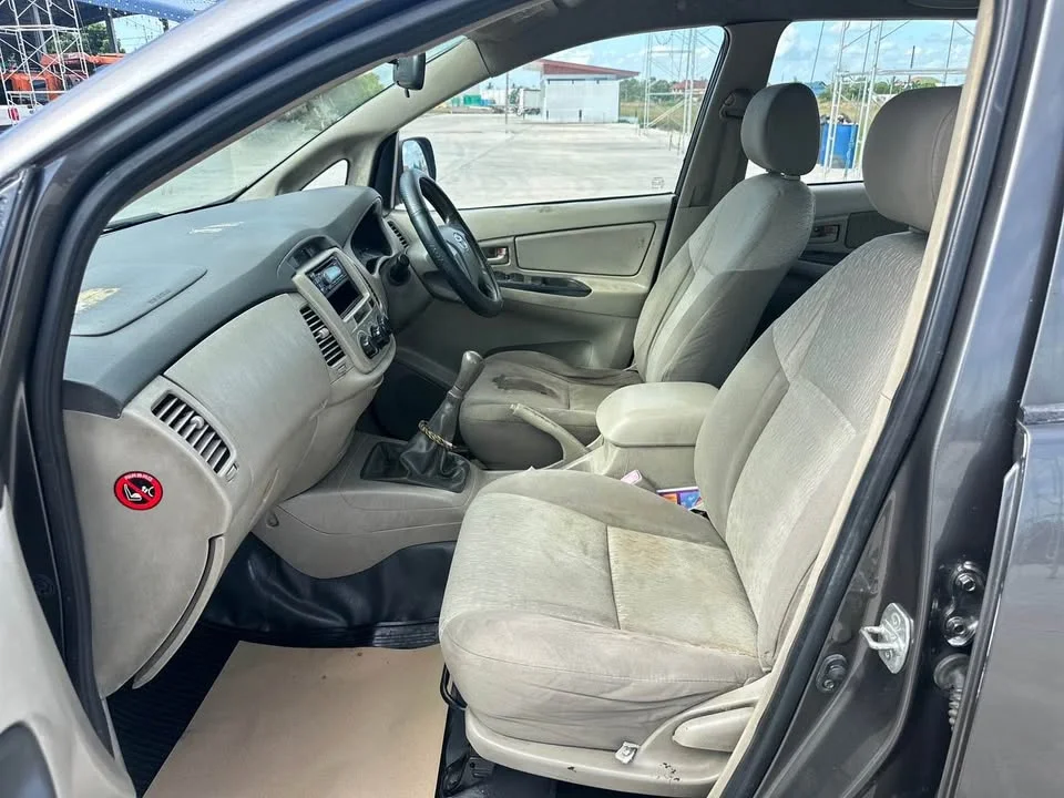2013 Toyota Innova I 3